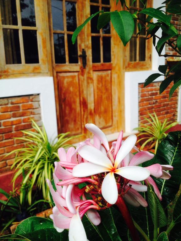 Manik Home Stay Kudapaduwa Buitenkant foto